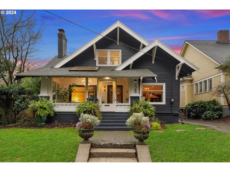 128 SE CESAR E CHAVEZ BLVD, Portland OR 97214 for Sale