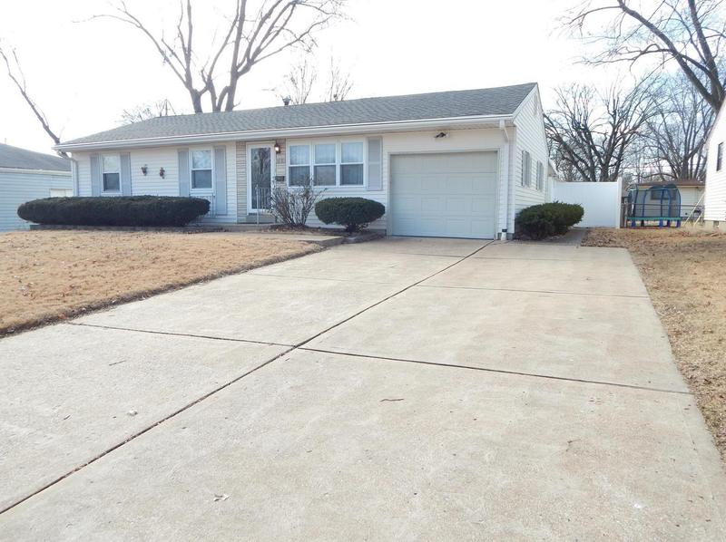 822 Riderwood Dr, Hazelwood, MO 63042 - MLS 24006360 for Sale