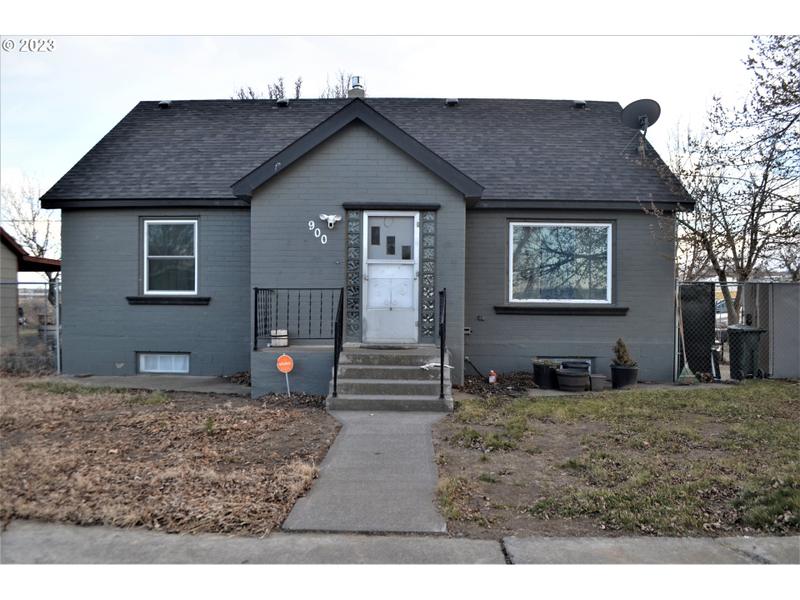 900 8th Street, Umatilla, OR 97882 for Sale