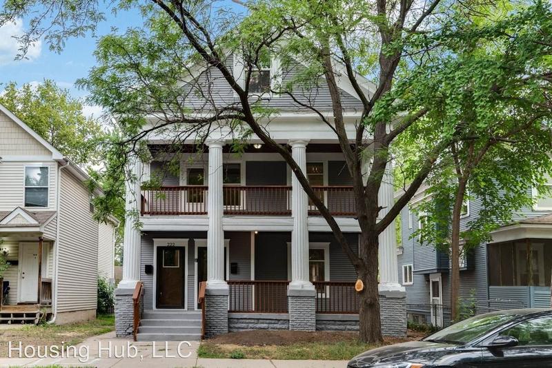 220 33rd St W  5 Bedroom unit with garage space - AVAILABLE NOW! for Sale