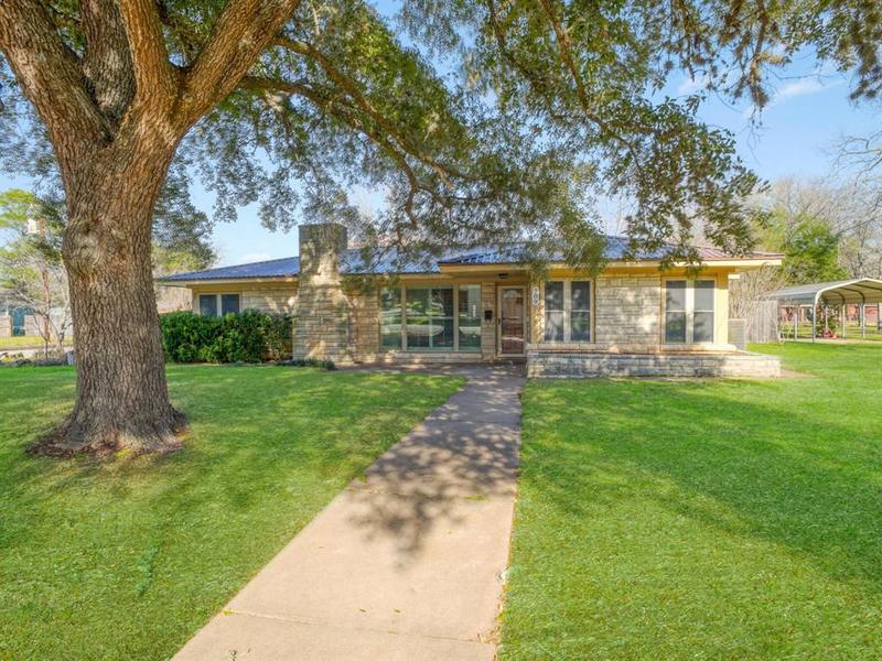 709 S Franklin St, La Grange, TX 78945 for Sale