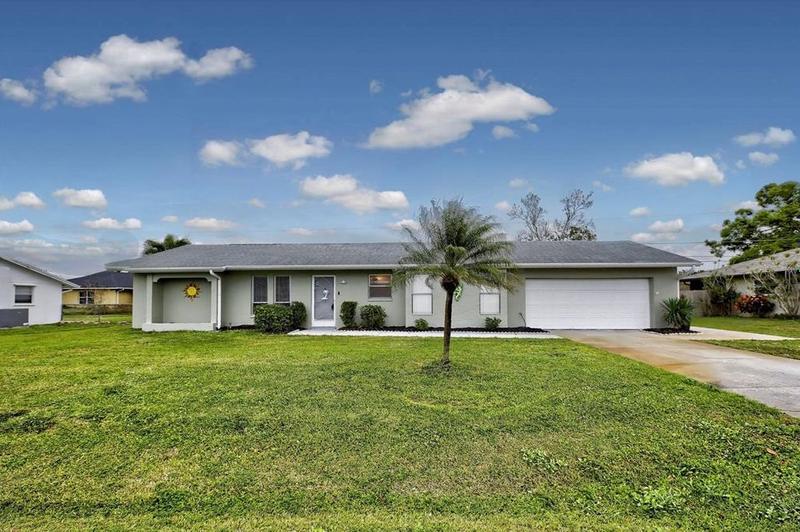 2965 Fiesta Dr, Venice, FL 34293 - MLS N6130845 for Sale