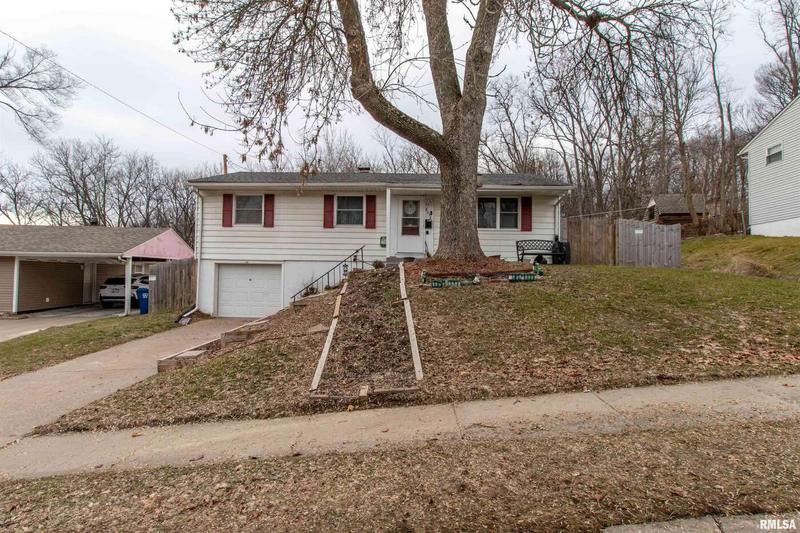 2634 WESTWOOD Place, Davenport, IA 52804  624352324 for Sale