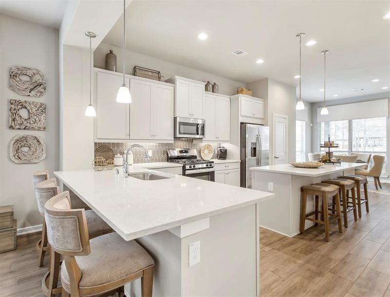 305 Mullins Ct, Montgomery, TX 77316 for Sale