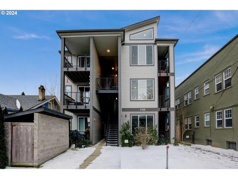 2108 NE EVERETT ST 202, Portland OR 97232 for Sale