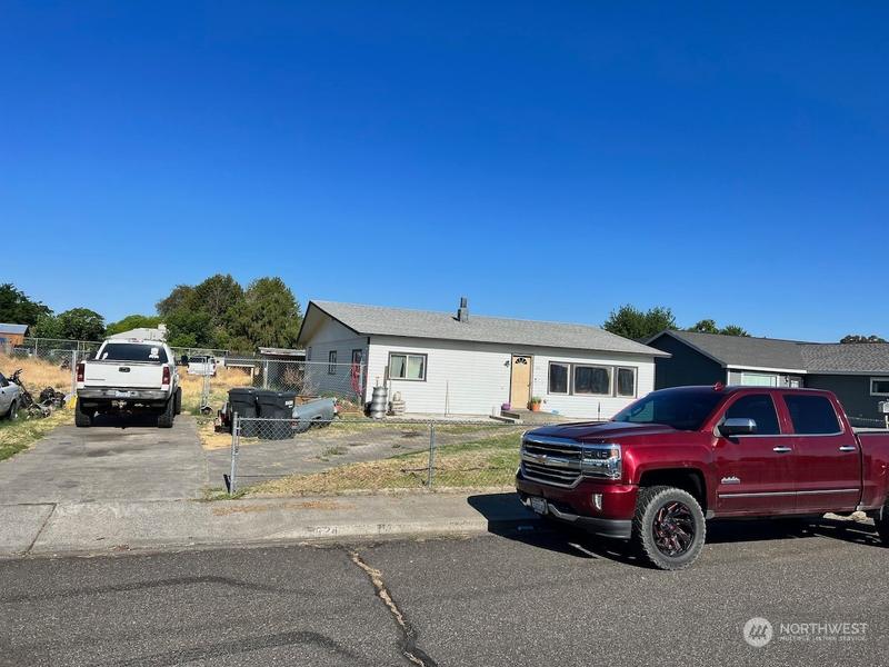 624 South Douglas Avenue, Pasco, WA 99301 for Sale