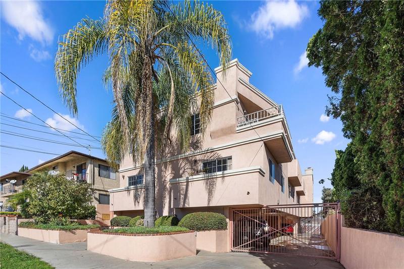 874 W 3rd 1, San Pedro CA 90731 for Sale