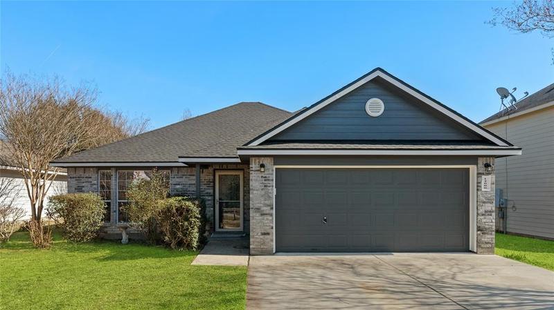 14000 Buckskin Dr, Willis, TX 77378 for Sale
