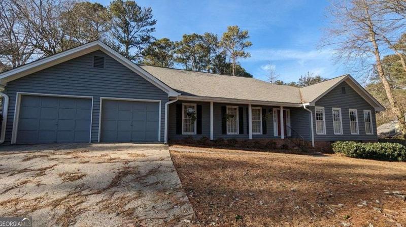 4205 Cove NE, Marietta, GA 30067 - MLS 10244918 for Sale