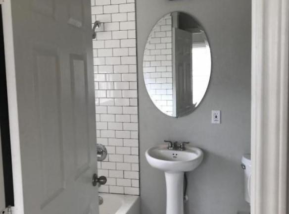 1431 Lipscomb St - Fort Worth, TX 76104 - Home For Rent