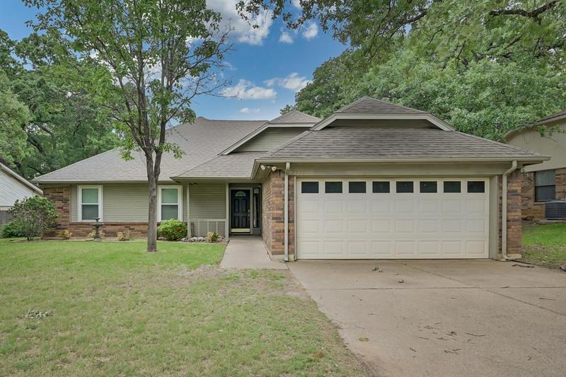 2111 Reverchon Drive, Arlington, TX 76017 for Sale