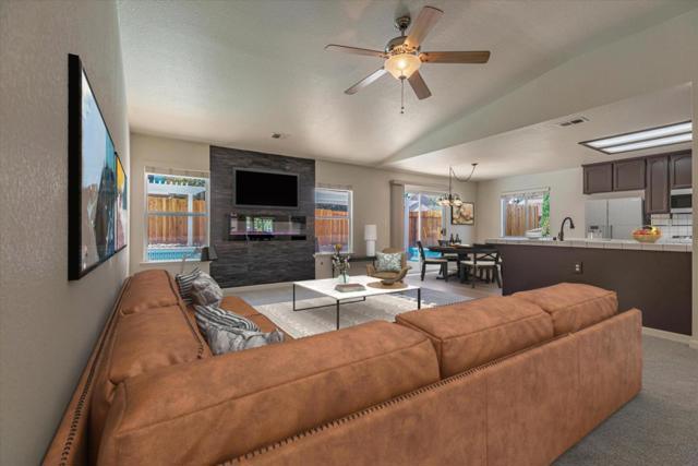 2161 Teakwood, Hollister CA 95023 for Sale