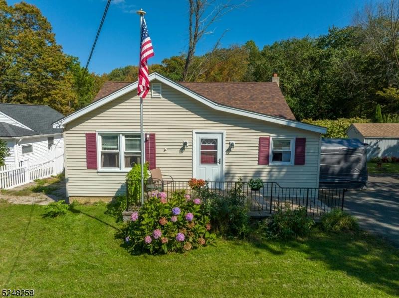 16 COVE RD, Mount Arlington Boro, NJ 07856 Single Family Residence For Sale  MLS# 3883794