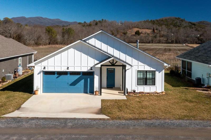 219 RIVERWALK CIR, Hayesville, NC 28904 Single Family Residence For Sale  MLS# 401097