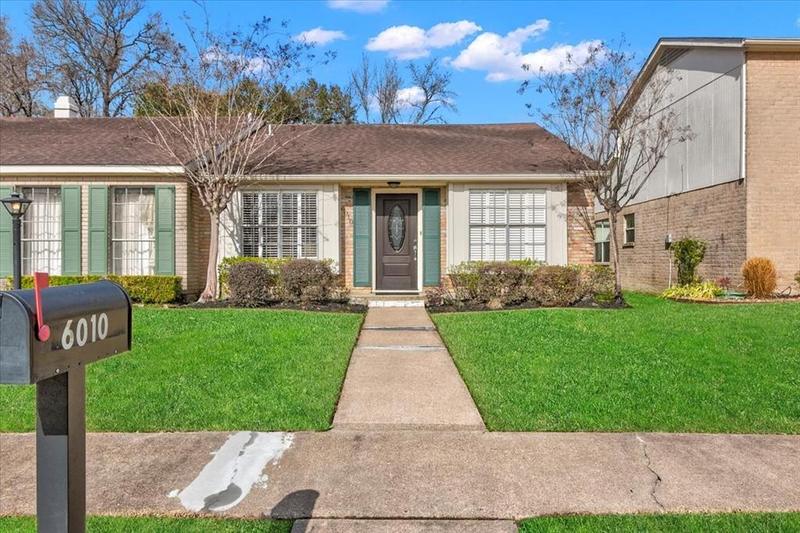 6010 Townhouse Ln, Beaumont, TX 77707 for Sale