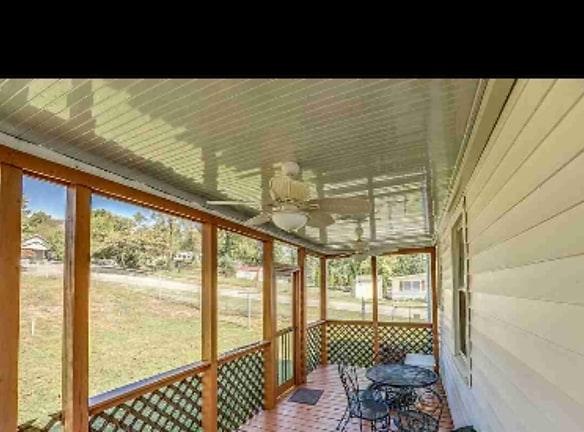 301 Magnolia Dr - Bristol, VA 24201 - Home For Rent