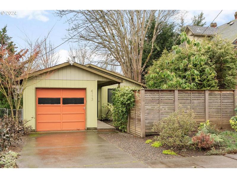 4113 SE IVON ST, Portland OR 97206 for Sale
