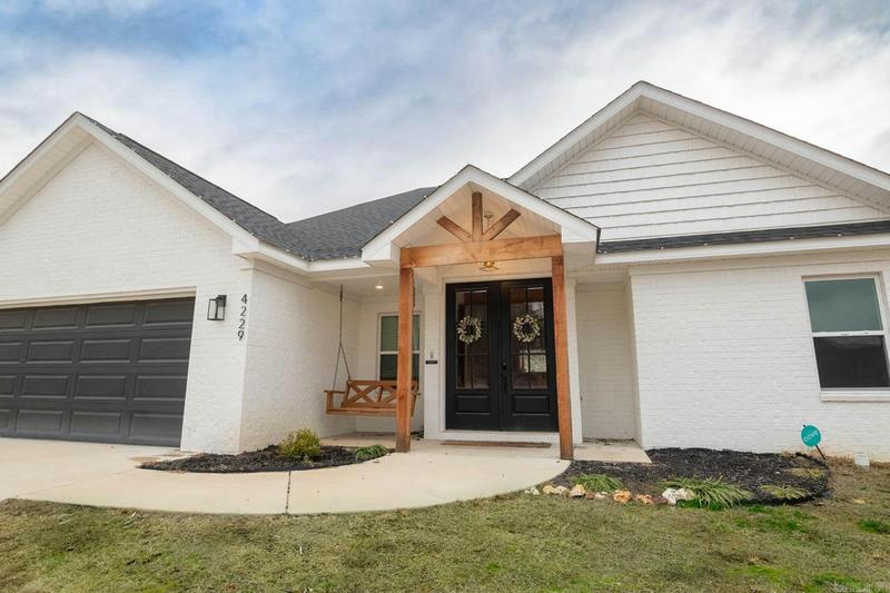 4229 HAMPTON DR, Benton, AR 72019 Single Family Residence For Sale  MLS# 24002658
