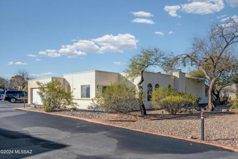 7204 E CAMINO VECINO, Tucson, AZ 85715 Single Family Residence For Sale  MLS# 22403194