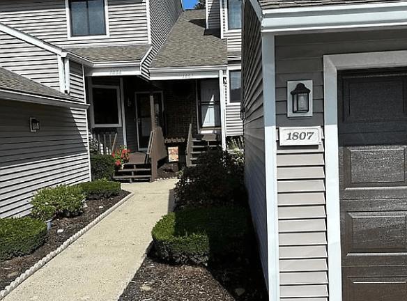 1807 Mill Pond Dr - South Windsor, CT 06074 - Home For Rent