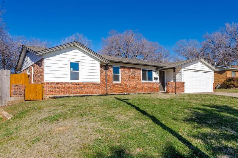 4541 Dee Ln, Haltom City, TX 76117 for Sale