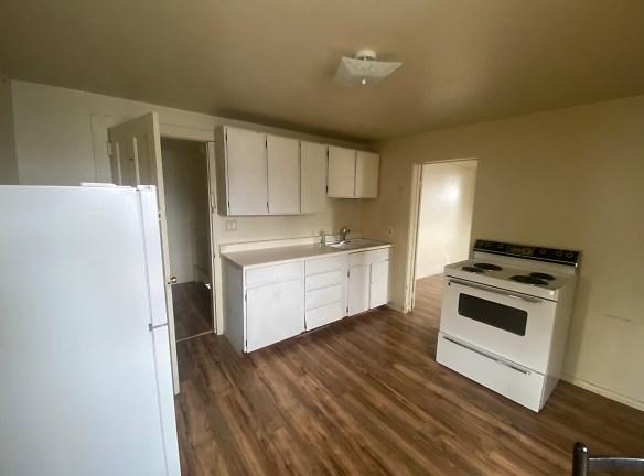 324 9th St unit 4 - Evanston, WY 82930 - Home For Rent