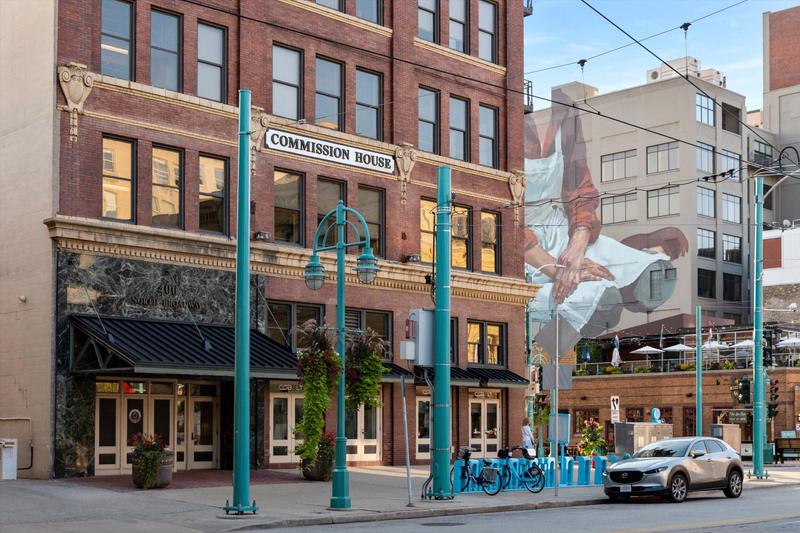 400 North Broadway, Unit 1001, Milwaukee, WI 53202 for Sale