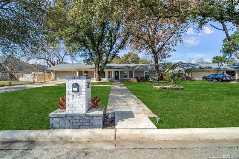 215 NORTHCREST DR, Castle Hills, TX 78213-2236 for Sale