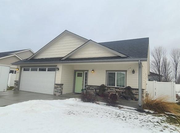 3393 N Coleman St - Post Falls, ID 83854 - Home For Rent