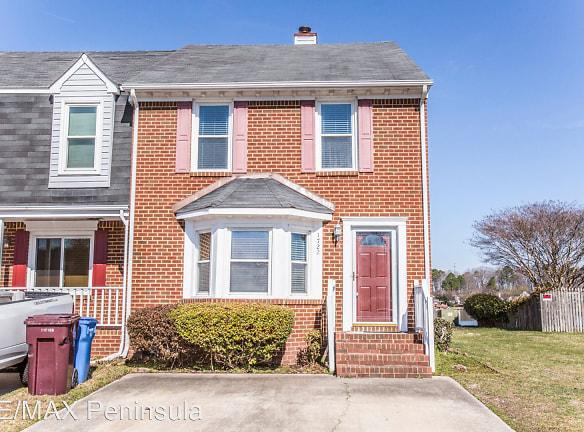 1722 Volvo Pkwy - Chesapeake, VA 23320 - Home For Rent