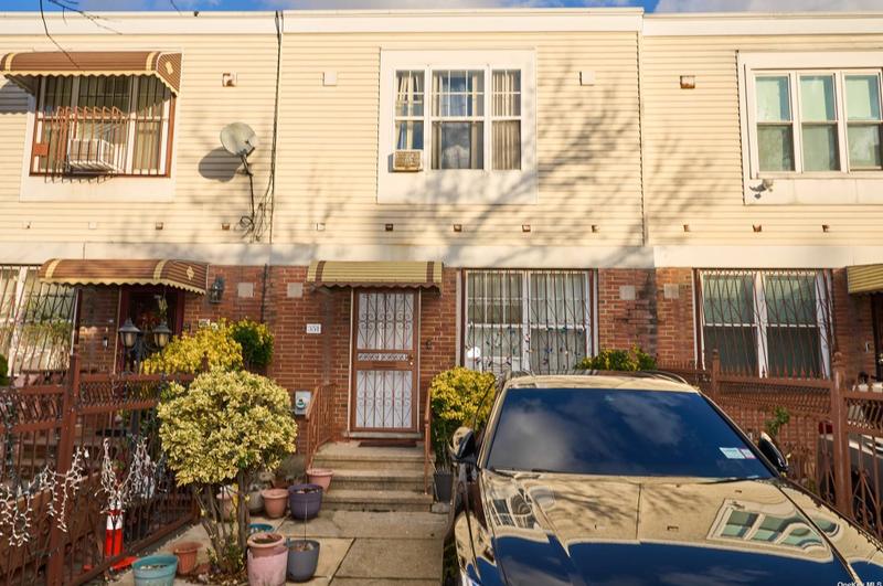 351 Hinsdale St, East New York, NY 11207 - MLS 3524523 for Sale