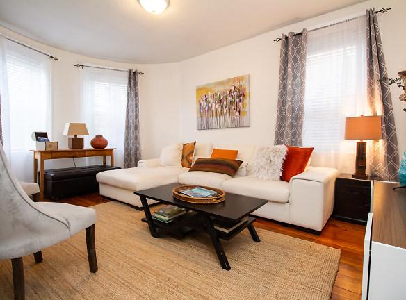 636 Washington St unit 1 - Brookline, MA 02446 - Home For Rent