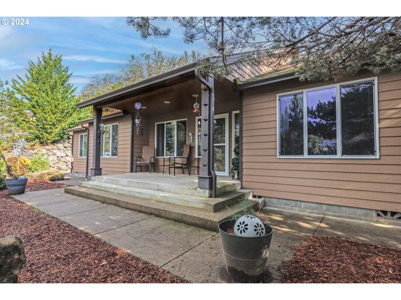 2757 NW DAYSHA DR, Roseburg OR 97471 for Sale