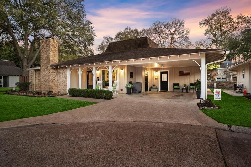 1 Champions Colony E, Houston, TX 77069 for Sale