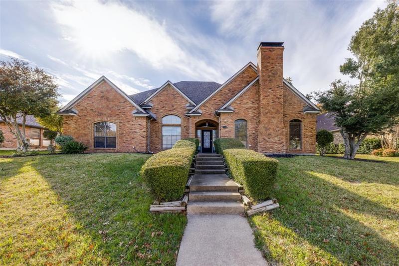 705 Bent Creek Drive, De Soto, TX 75115 for Sale