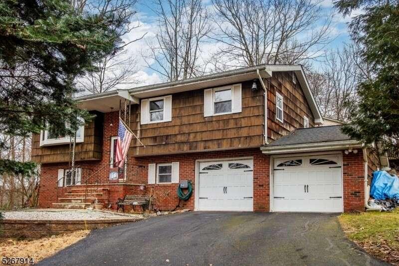 18 The Rotunda, Byram Twp. NJ 07821  624294715 for Sale