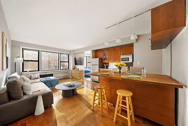 245 E 24th St #8K, New York, NY 10010  MLS# 1509638186267468041 for Sale