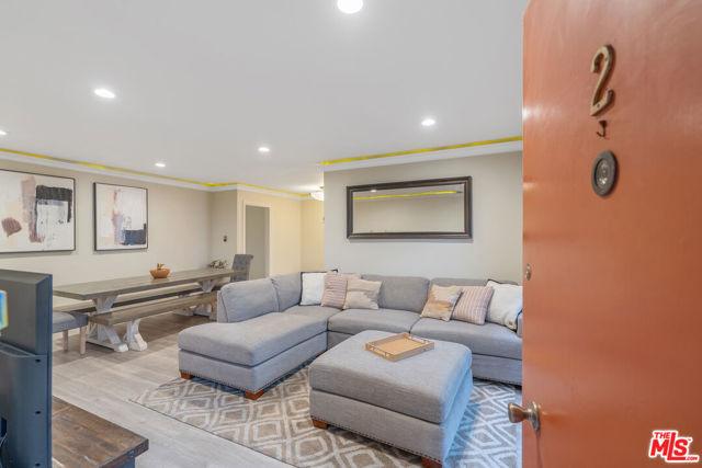 940 7th 2, Santa Monica CA 90403 for Sale