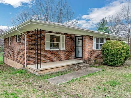 Rental listing in Hixson, Hamilton (Chattanooga). Contact the landlord or property manager direct about rental.