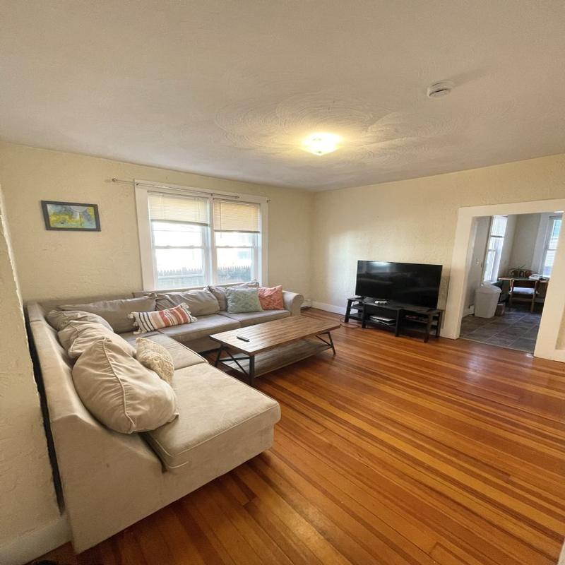 Rental listing in Cambridge, Boston Area. Contact the landlord or property manager direct about rental.
