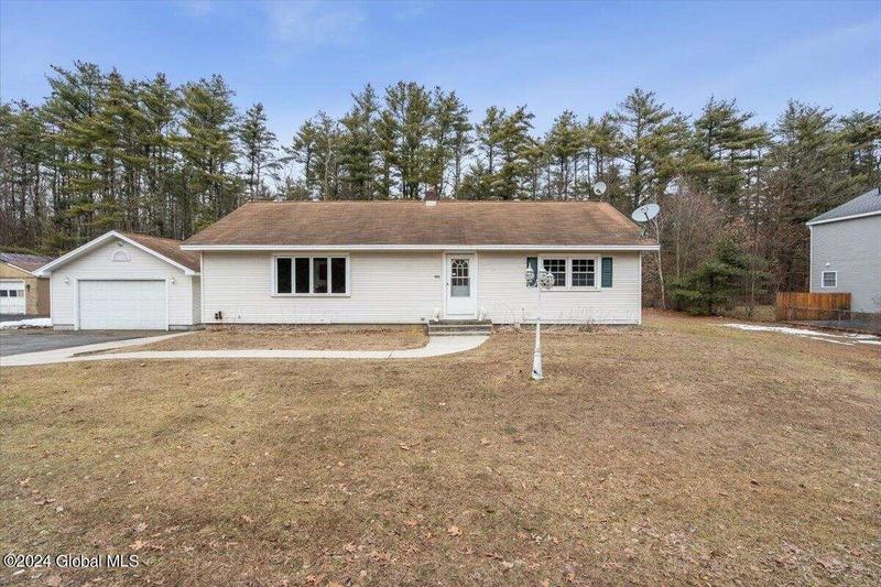 393 Reynolds Road, Moriah, NY 12828  624588318 for Sale