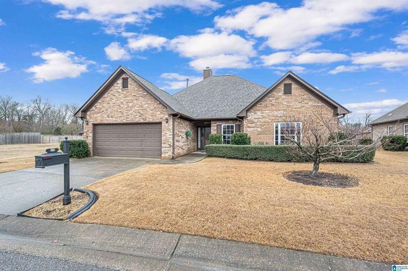 270 CREEKSIDE LANE, PELHAM, AL 35124  624361301 for Sale