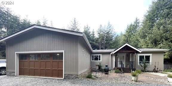 1143 FAHY AVE, Bandon, OR 97411  623175865 for Sale