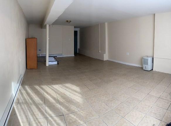 42 E Washington St unit 42-4 - Hagerstown, MD 21740 - Home For Rent