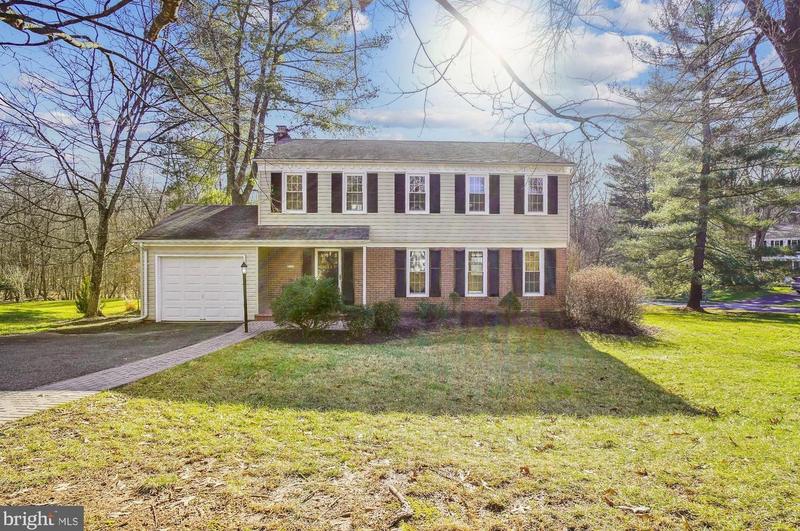12243 St James Rd, Potomac, MD 20854 - MLS MDMC2116516 for Sale
