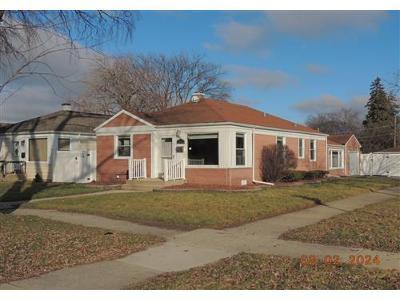 Maple St for Sale
