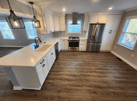 420 E Arctic Ave - Folly Beach, SC 29439 - Home For Rent