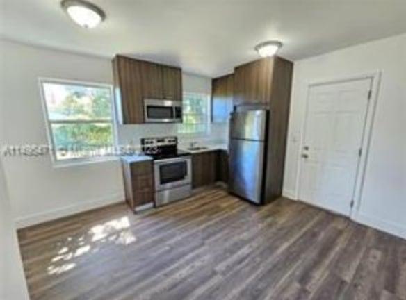 750 NW 74th St - Miami, FL 33150 - Home For Rent