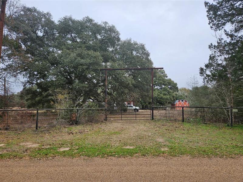 1035 Bostik Rd, New Ulm, TX 78950 for Sale