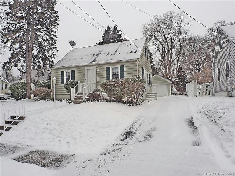 48 SPRING LN, Milford, CT 06460 Single Family Residence For Sale  MLS# 170620160